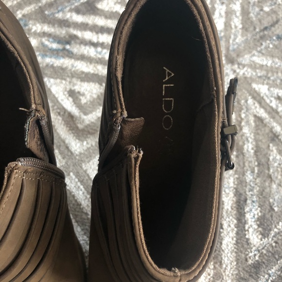 Shoes - Picture 4 of 9